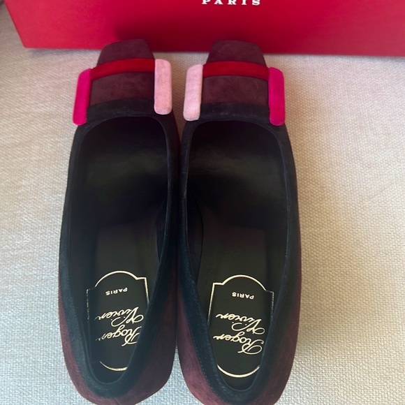 NEW in Box Roger Vivier Paris Suede Pump - Picture 6 of 11